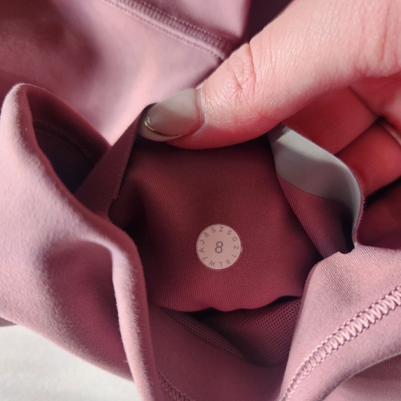 Lululemon In Movement Shorts Mauve Size 8. - Picture 5 of 8